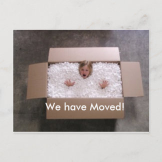 Postal De Anuncios Chica en caja