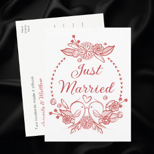 Postal De Anuncios Corona Floral de Lovebirds Rojo Casados Recién Bod