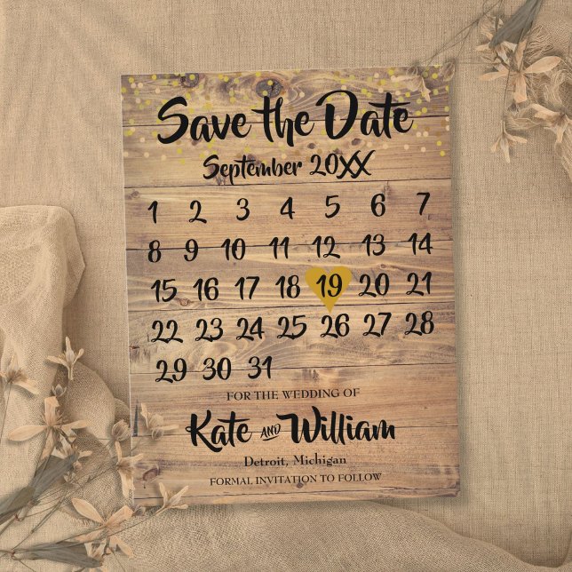 Postal De Anuncios El calendario rústico de Wood Gold Love Heart, sal (Rustic Wood Gold Love Heart Calendar Save the Date Announcement Postcard)