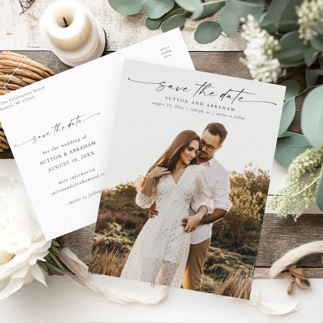 Postal De Anuncios Elegante guión foto boda guardar la fecha (An elegant minimal photo wedding save the date with modern handwritten typographic overlay.)