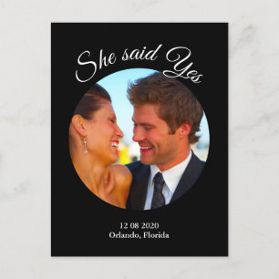 Postal De Anuncios Ella dijo Sí Foto moderna Save the Date - negro