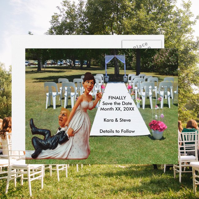 Postal De Anuncios Figuritas de Novia Arrastrando al Novio Marrón y R (Finally Save the Date Funny Couple Brown & Blond Announcement Postcard)