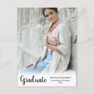 Postal De Anuncios Foto de graduación moderna de graduado con letra n