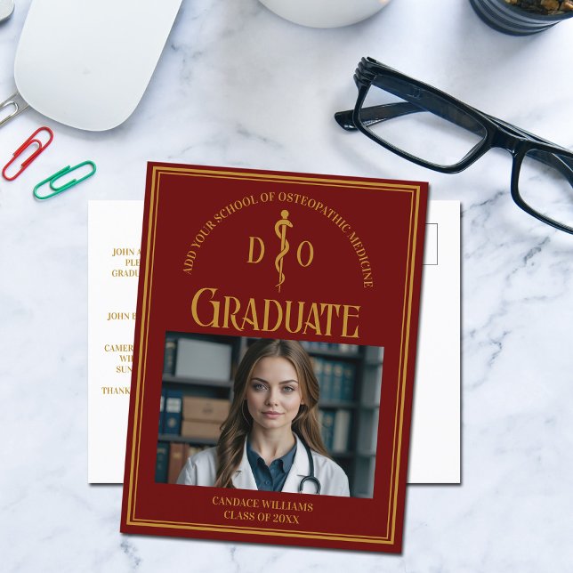 Postal De Anuncios Foto de graduado de la facultad de medicina osteop (Subido por el creador)