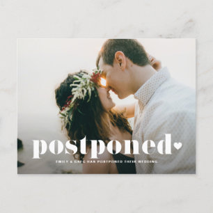 Postal De Anuncios Foto de tipografía retro para aplazamiento de boda