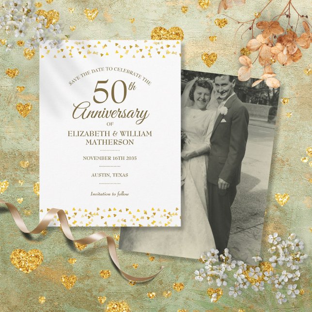 Postal De Anuncios Foto del 50 aniversario Corazones dorados Save the (50th Anniversary Photo Golden Hearts Save the Date Announcement Postcard)
