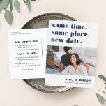 Postal De Anuncios Foto Moderna De Aplazamiento De Bodas Ahorra La Fe<br><div class="desc">¿Necesita cambiar la fecha de su boda? Notifique a los huéspedes con esta postal moderna y desenfadada que incluye las palabras "misma hora, mismo lugar, nueva fecha" con letras azul marino. Personalizar con una foto y agrega tus nombres a lo largo de la parte inferior. Personalice la parte posterior con...</div>