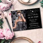 Postal De Anuncios Fotos de cumpleaños de estrellas blancas negras sa<br><div class="desc">Una foto Guardar la fecha para un cumpleaños 30 (o cualquier edad) Al frente: Añadir una foto vertical. Color negro clásico,  decorado con estrellas. Personalice y agregue un nombre y detalles. Letras blancas.</div>