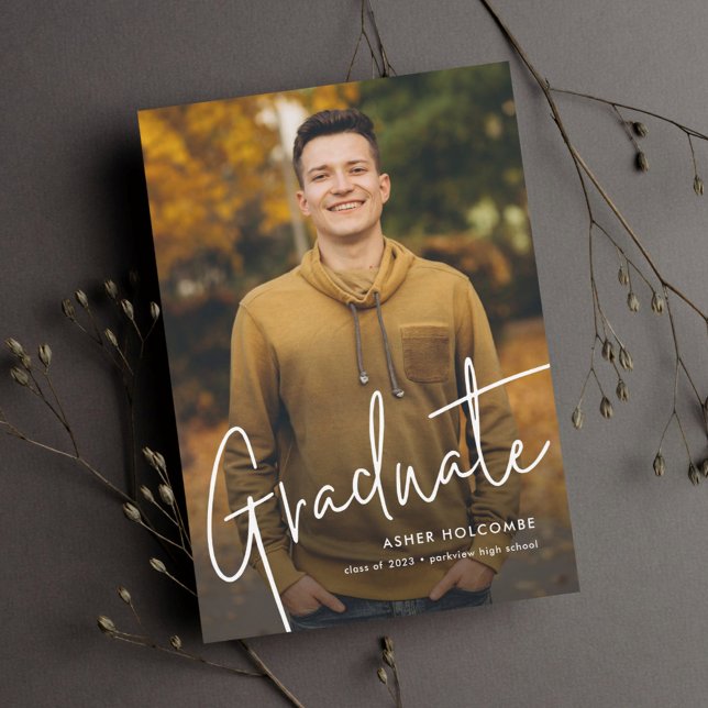 Postal De Anuncios Graduación de escritura moderna Graduación de foto (Subido por el creador)