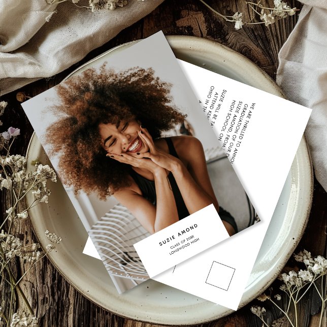 Postal De Anuncios Graduación de fotografía simple y mínima moderna (Subido por el creador)