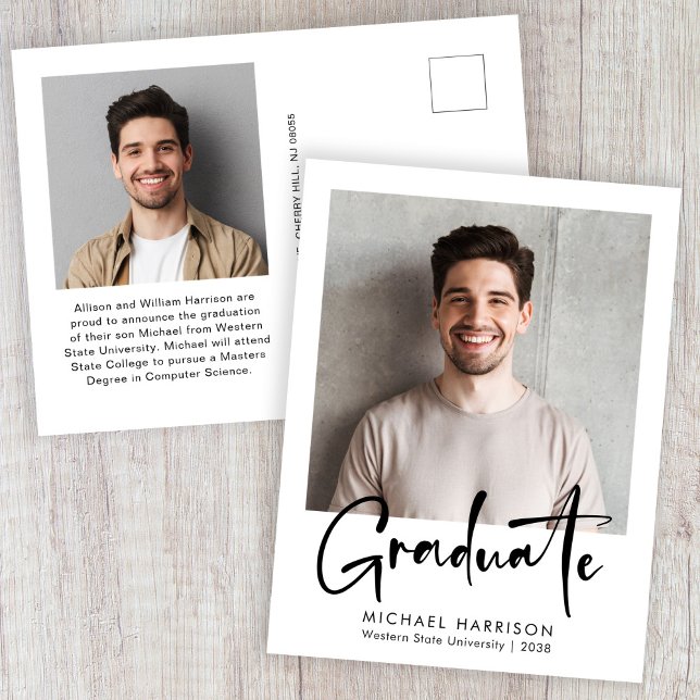 Postal De Anuncios Graduación de imágenes en negrita (Bold Script Photo Graduation Announcement Postcard)