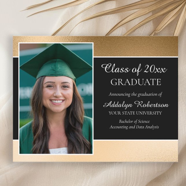 Postal De Anuncios Graduación fotográfica de Black Gold College Unive (Gold and black graduation photo announcement)