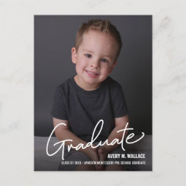 Postal De Anuncios Graduado de Preescolar con escritura moderna con f