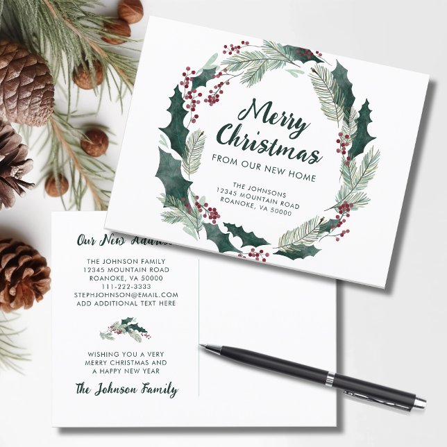 Postal De Anuncios Holly Wreath Merry Christmas from New Home (Holly Wreath Merry Christmas from Our New Home Holiday Moving Announcement Postcard)