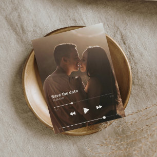 Postal De Anuncios La portada del álbum guarda la fecha