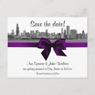 Postal De Anuncios Línea Skyline de Chicago Comida BW Purple Save the