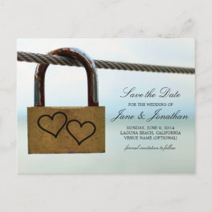 Postal De Anuncios Los corazones en la boda de la cerradura ahorran