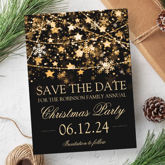 Postal De Anuncios Luces de Cuerda de Fiesta de Vacaciones de Inviern (Save The Date Gold Winter Holiday String Lights Announcement Postcard)