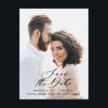 Postal De Anuncios Moderno botánico guion elegante agua foto moderna<br><div class="desc">Tarjeta postcard moderna minimalista de boda con temática botánica de follaje. Eucalipto pintado a mano,  follaje mínimo y corona de rattán rústico moderno dan a esta tarjeta de anuncio un toque lujoso. En verdes,  marrones y grises clásicos.</div>