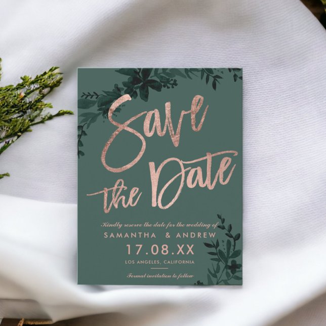 Postal De Anuncios Oro rosa guión floral verde guardar la fecha (Rose gold script Floral green save the date Announcement Postcard)