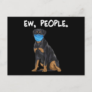 Postal De Anuncios Perro rottweiler con pocas personas usando máscara