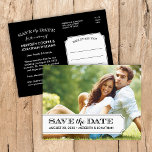 Postal De Anuncios Pestaña blanca y negra Foto moderna Guardar la fec<br><div class="desc">Moda moderna foto de la boda de postal vintage Save the Date. El diseño presenta su foto de compromiso con un elegante y sencillo marco de tabulación y espacio para la fecha de su boda y los nombres de su novia y novio en la parte delantera. Mezcla elegante de tipografía...</div>