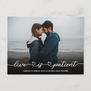 Postal De Anuncios Precioso Amor de Boda es Paciente Foto Aplazada