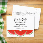 Postal De Anuncios Reunión de la familia Watermelon Save the Date<br><div class="desc">Hágale saber a tu familia la fecha de su Reunión Familiar con este verano salve la postal de la fecha. Cuenta con una sandía de color rojo. Fácil personalizable con tu nombre y detalles. Porque creamos nuestra obra de arte no encontrarás esta imagen exacta de otros diseñadores. Acuarela original ©...</div>