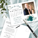 Postal De Anuncios Rosas verde azulados y Aqua Foto y calendario Guar<br><div class="desc">La postal Save the Date de esta boda rústica presenta un elegante diseño floral acuático con un ramo de hermosos rosas pintados a mano y flores en tonos verde azulados, turquesas y acuáticos. El lado izquierdo de la tarjeta tiene un calendario de personalizables con un corazón alrededor de la fecha...</div>