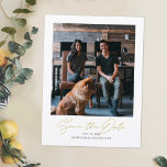 Postal De Anuncios Simple y moderna foto casada salva la fecha<br><div class="desc">Esta sencilla boda con fotos de moda, que permite guardar la plantilla de postales de fecha, incluye un guión de escritura a mano muy activo debajo de la foto. Es muy similar a otro diseño que ofrecemos en nuestra tienda con el guión de "Guardar la fecha" encima de la foto,...</div>