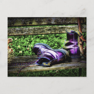 Postal de arte Purple Boots