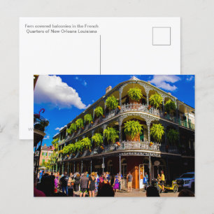 Postal de balcones cubiertos de fern