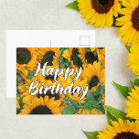 postal de cumpleaños feliz de los girasoles<br><div class="desc">Nada es más alegre y soleado que esta bonita tarjeta de cumpleaños de girasol. El hermoso tipo de letra cursiva dice Feliz cumpleaños a un campo de girasoles bonitos.</div>