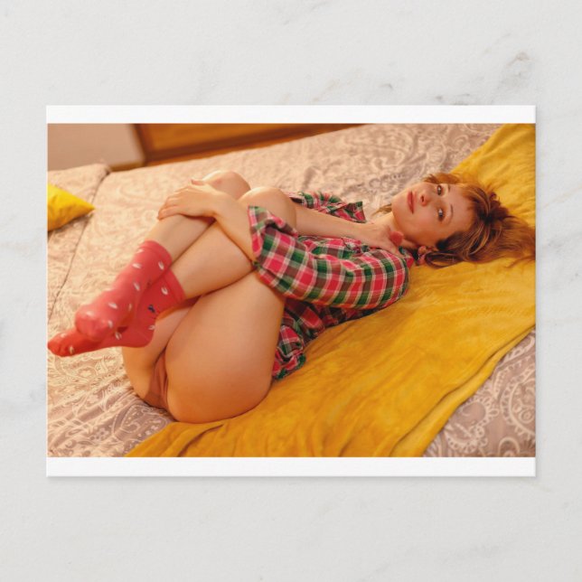 Postal de fotografía con modelo de lencería cuta (Anverso)