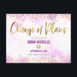 Postal De Invitación Bat Mitzvah postergó la acuarela rosa Purpurina de<br><div class="desc">Asegúrate de que todos tus amigos y parientes puedan celebrar el hito de tu hija Bat Mitzvah, sin importar las actuales circunstancias imprevistas globales. Envíe este impresionante, moderno, brillante Relieve metalizado de imitación dorado y puntos purpurinas y guión de tipografía contra fondo de color de agua rosa suave, postal personalizada...</div>