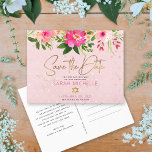 Postal De Invitación Bat Mitzvah salva la acuarela floral rosa<br><div class="desc">¡Asegúrate de que todos tus amigos y parientes puedan celebrar el hito de tu hija Bat Mitzvah! Enviar esta moda, postal personalizada de la invitación "Guardar la fecha". Una impresionante acuarela floral rosa y melocotón con una tipografía de Relieve metalizado dorado falsa y un moderno tipo de rosa polvoriento y...</div>