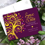 Postal De Invitación Bat Mitzvah Save Date, Gold Tree of Life, Borgoña<br><div class="desc">¡Asegúrate de que todos tus amigos y parientes puedan celebrar el hito de tu hija Bat Mitzvah! Envía este impresionante y gráfico árbol de Relieve metalizado dorado falso con una estrella de David rosa brillante, naranja y roja y "hojas" de punto sobre un fondo borgoñoso rico, personalizado con la postal...</div>