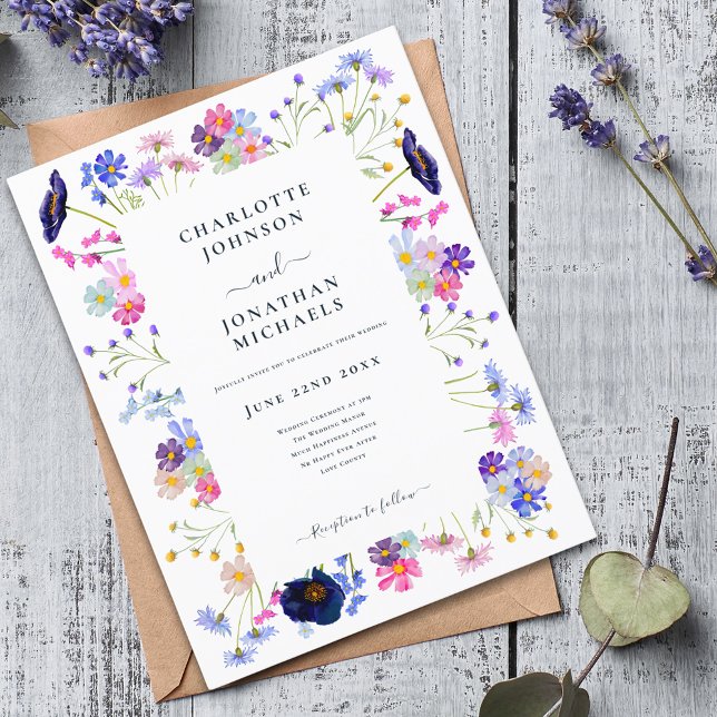 Postal De Invitación Boda azul de la Marina de Flor Silvestre Moderna (Modern colorful wildflower wedding invitation blue pink purple peach)