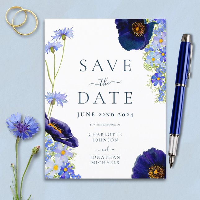 Postal De Invitación Boda de acuarela de flor silvestre azul moderno (Modern blue floral save the date wedding budget invitation postcard with watercolor wildflowers )
