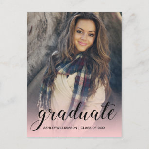 Postal De Invitación Celebrar la fiesta de graduación de Ombre Rosado