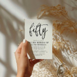 Postal De Invitación Cincuenta | 50.ª fiesta de cumpleaños blanca y neg<br><div class="desc">Esta moderna invitación a la fiesta de cumpleaños número 50, en blanco y negro, presenta una elegante tipografía moderna. La palabra "cincuenta" aparece en caligrafía en forma de guión. Perfecto para marcar el tono elegante de una maravillosa fiesta de 50 años. El esquema de color de la invitación es fácil...</div>