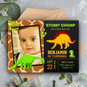 Postal De Invitación Cumpleaños con tiza de dinosaurio lindo 1ra foto