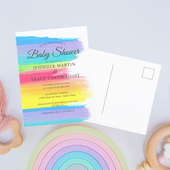 Postal De Invitación Dos mamás en el arco iris bello Baby Shower lesbia (Subido por el creador)