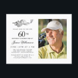 Postal De Invitación Elegante Classic Golf 60th Birthday Party Photo<br><div class="desc">Elegante invitación de cumpleaños en blanco y negro para un golfista. La parte superior de la invitación está decorada con accesorios de golf: un club de golf, una pelota de golf, un gorra y guantes. La acuarela crea una estética tradicional y clásica. Perfecto para una fiesta de cumpleaños en el...</div>