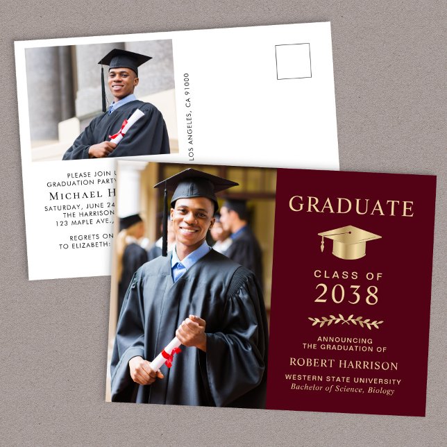 Postal De Invitación Elegante Foto Burgundy Gold Graduation Party (An elegant college graduation party invitation postcard to celebrate the graduate's achievements)