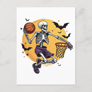 Postal De Invitación Esqueleto espeluznante lanzando baloncesto en el c