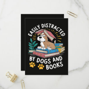 Postal De Invitación Fácilmente Distraído por Perros y Libros Mascotas 