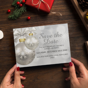 Postal De Invitación Fiesta de Navidad con Adornos Plateados y Blancos 