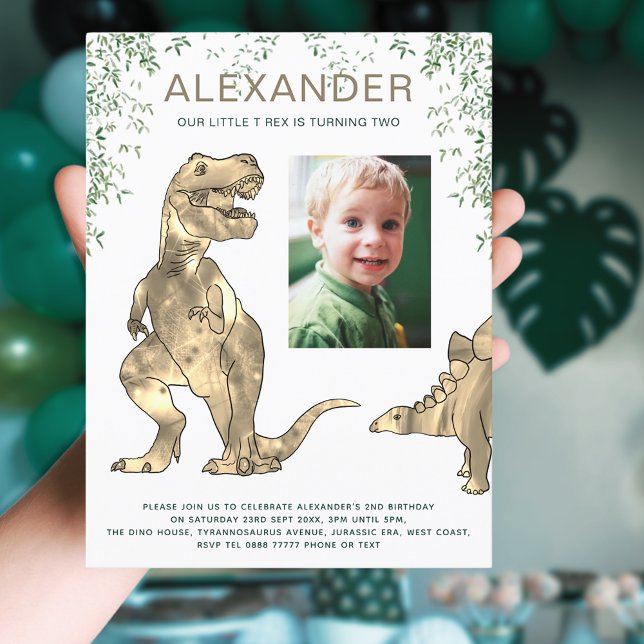 Postal De Invitación Fotografía de la fiesta de cumpleaños de los niños (Dinosaur T-Rex jungle 2nd birthday party budget invitation postcard with photo template)