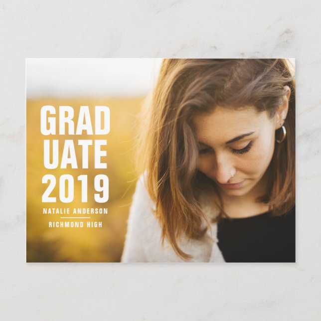 Postal De Invitación Graduado moderno y atrevido de 2019 (Anverso)